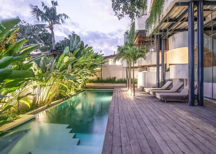 Exquisite 1-Br Loft Art Deco Charm Shared Pool *
