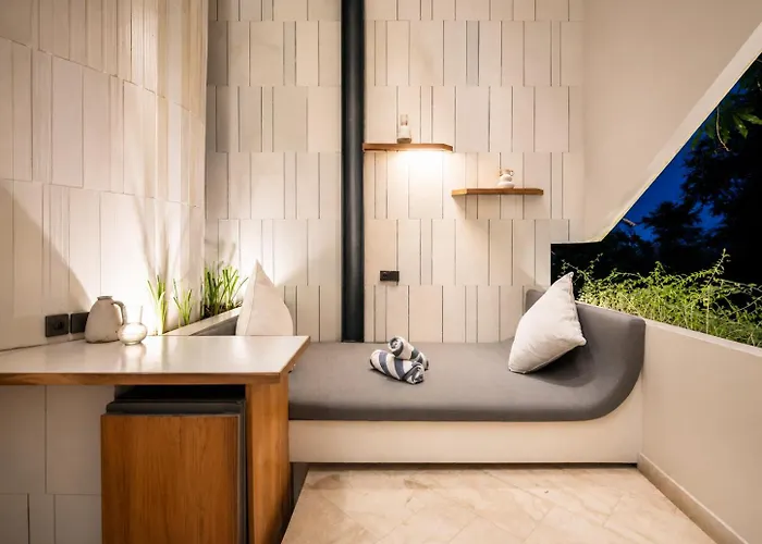 Exquisite 1-Br Loft Art Deco Charm Shared Pool *